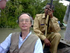 バングラ兵士と筆者
