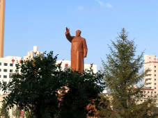 毛沢東瀋陽中山広場銅像