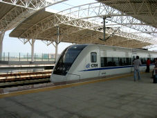珠海から広州行き新幹線は旧型。